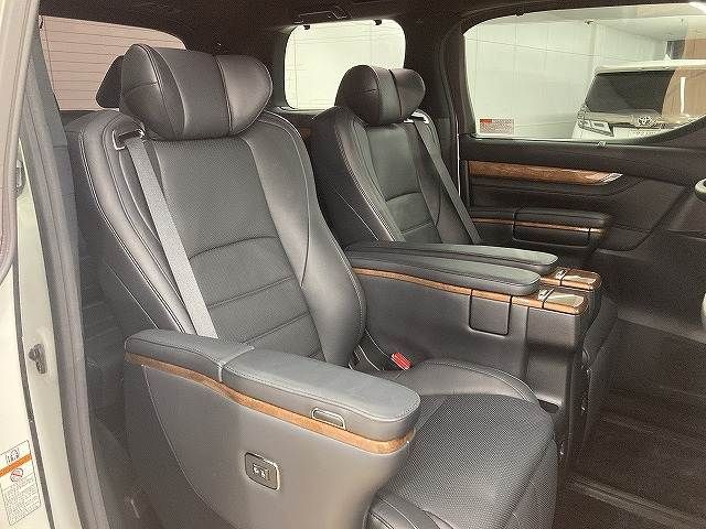 TOYOTA VELLFIRE 2017 Image 31