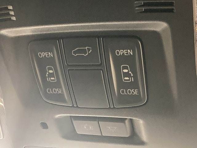 TOYOTA VELLFIRE 2017 Image 31