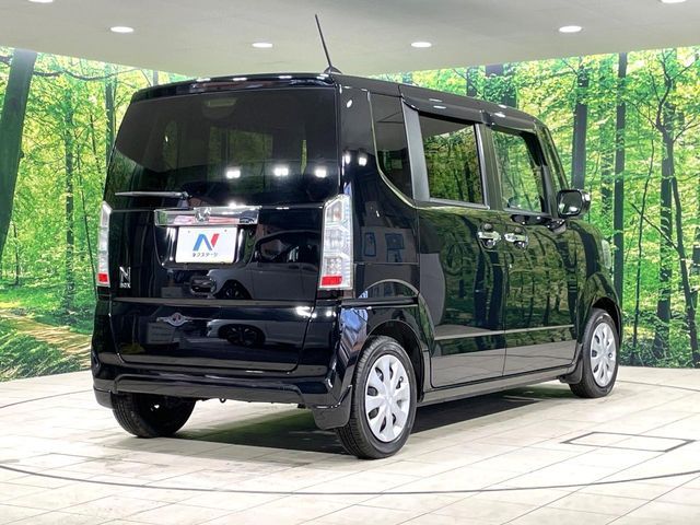 HONDA N BOX 2017 Image 31