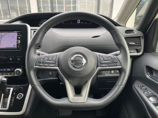 NISSAN SERENA  S-HYBRID 2017 Image 31