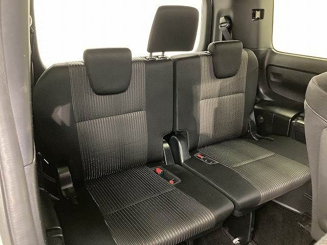 TOYOTA VOXY HYBRID 2019 Image 31