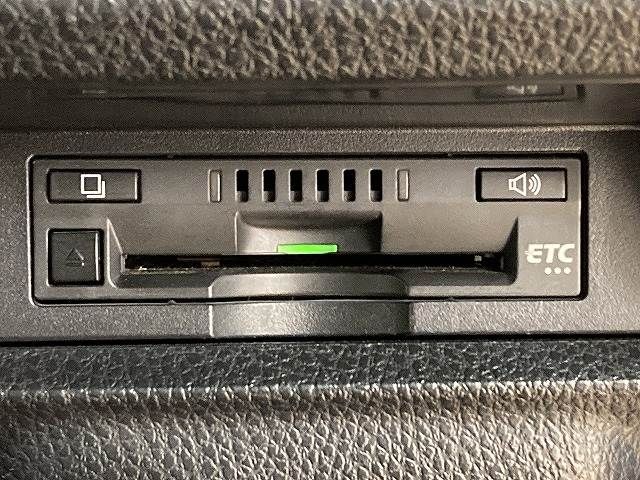 TOYOTA VOXY HYBRID 2019 Image 31