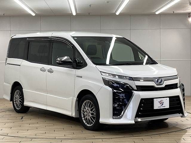 TOYOTA VOXY HYBRID 2019 Image 31