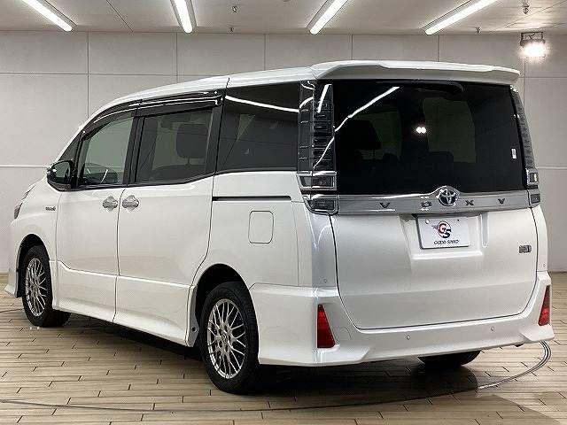 TOYOTA VOXY HYBRID 2019 Image 31