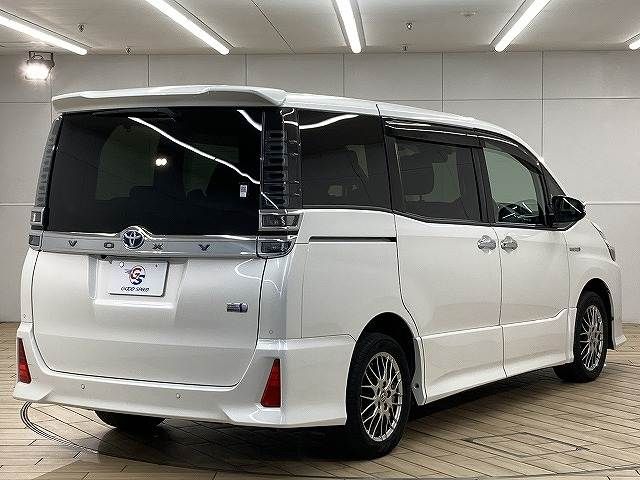TOYOTA VOXY HYBRID 2019 Image 31