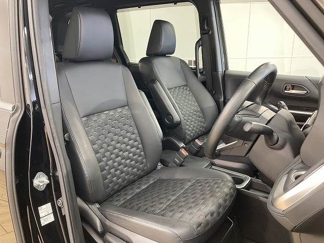 TOYOTA VOXY 2022 Image 31