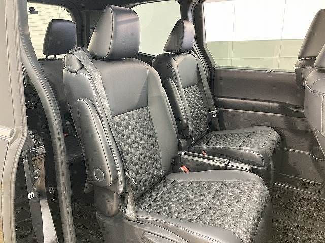 TOYOTA VOXY 2022 Image 31