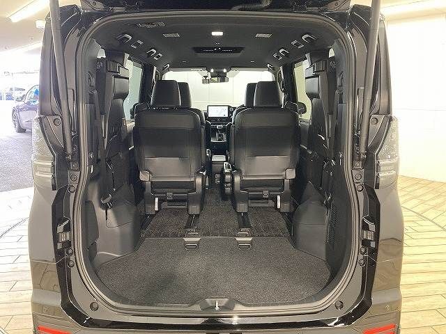 TOYOTA VOXY 2022 Image 31