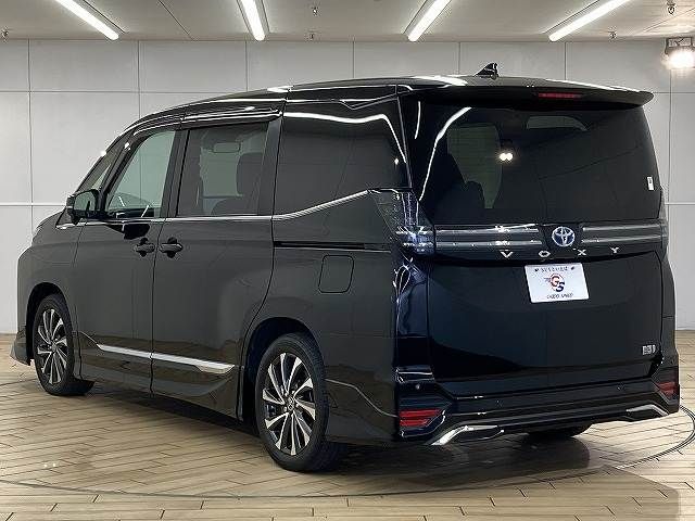 TOYOTA VOXY 2022 Image 31