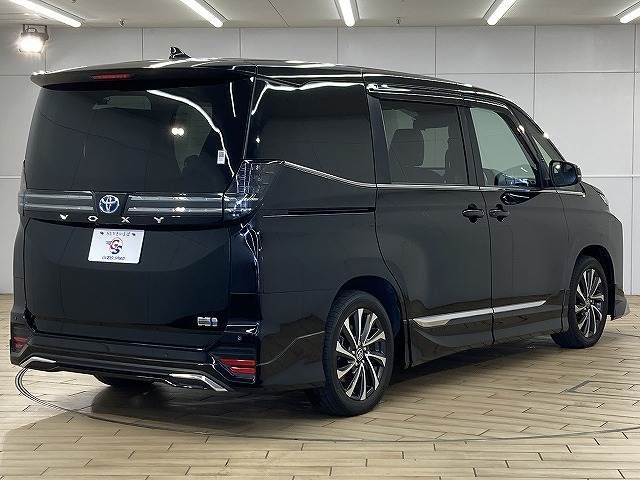 TOYOTA VOXY 2022 Image 31