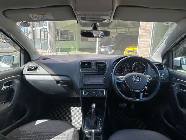 VOLKSWAGEN POLO 2016 Image 31