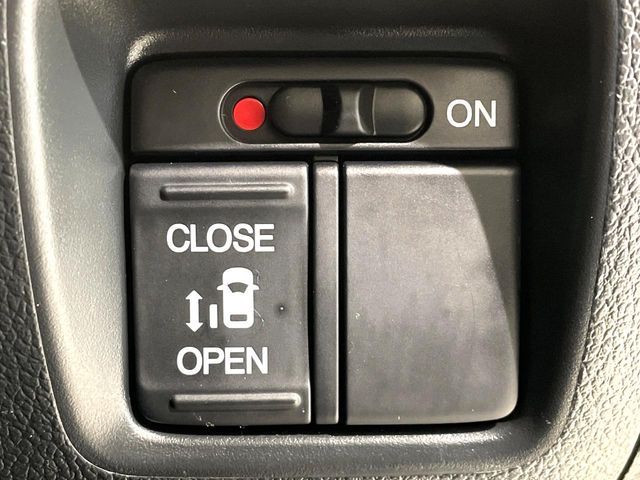 HONDA N BOX 2016 Image 31