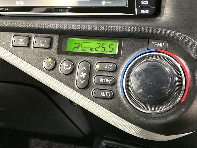 TOYOTA AQUA 2012 Image 31