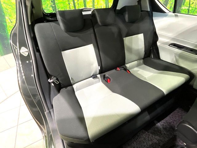 TOYOTA AQUA 2012 Image 31