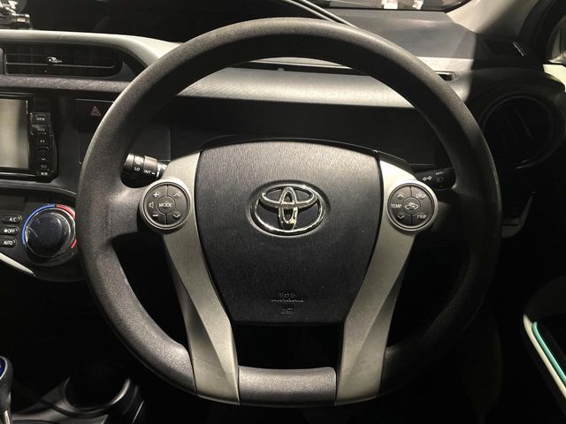 TOYOTA AQUA 2012 Image 31