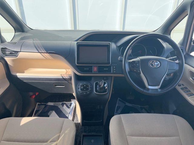 TOYOTA NOAH HYBRID 2014 Image 31