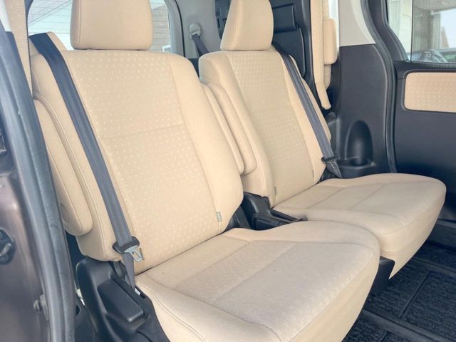 TOYOTA NOAH HYBRID 2014 Image 31