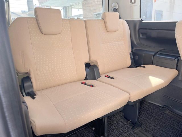 TOYOTA NOAH HYBRID 2014 Image 31