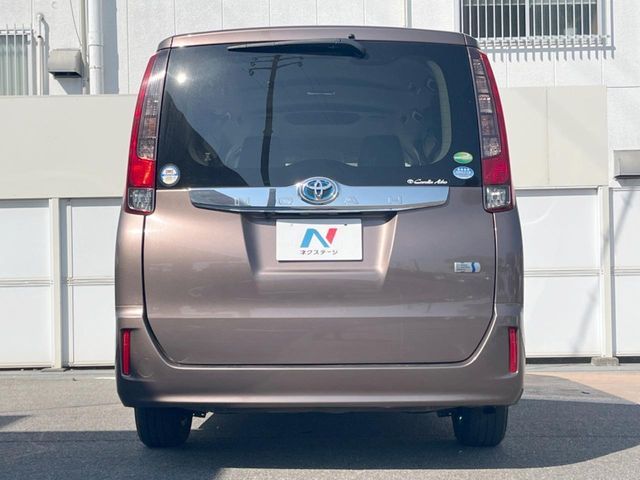 TOYOTA NOAH HYBRID 2014 Image 31