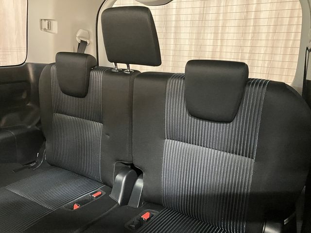 TOYOTA VOXY 2017 Image 31