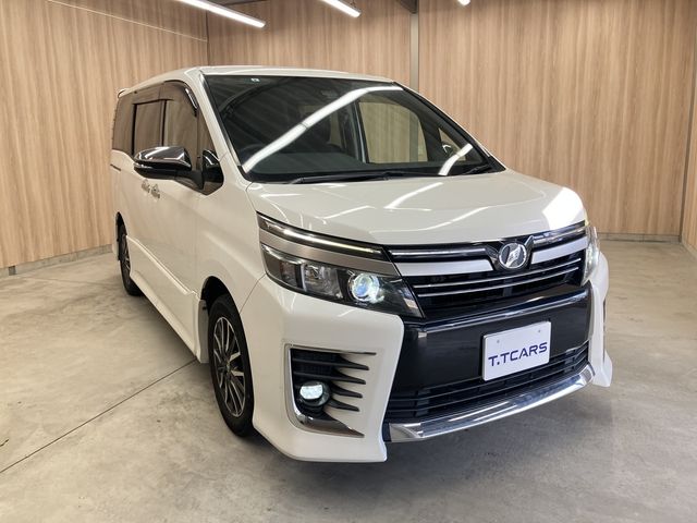 TOYOTA VOXY 2017 Image 31