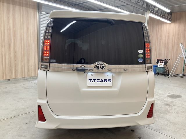 TOYOTA VOXY 2017 Image 31