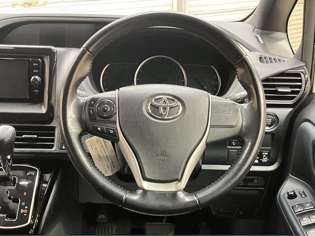 TOYOTA VOXY 2017 Image 31