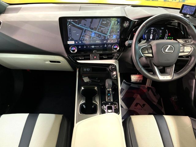 TOYOTA LEXUS NX350H 2023 Image 31