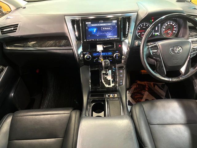 TOYOTA VELLFIRE 2018 Image 31