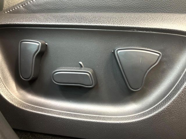 TOYOTA YARIS CROSS HYBRID 2023 Image 31