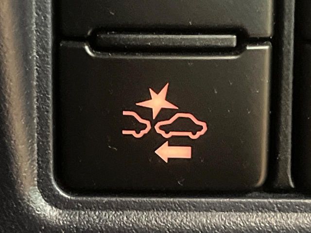 TOYOTA VOXY 2017 Image 31