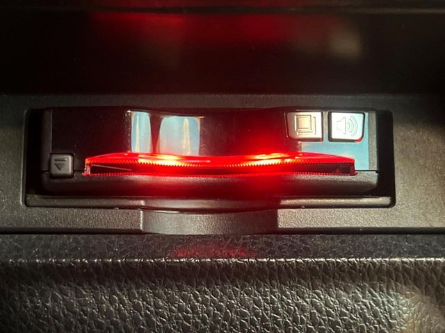 TOYOTA VOXY 2017 Image 31