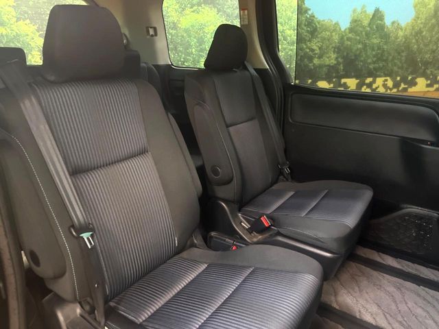 TOYOTA VOXY 2017 Image 31