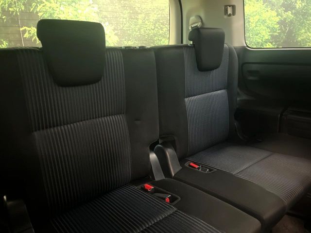 TOYOTA VOXY 2017 Image 31