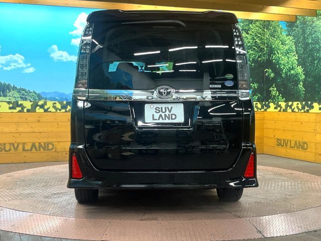 TOYOTA VOXY 2017 Image 31