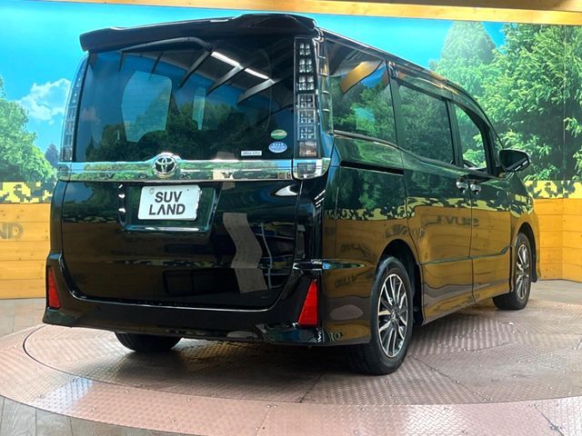 TOYOTA VOXY 2017 Image 31