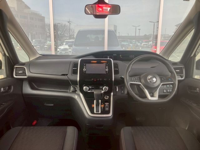 NISSAN SERENA  S-HYBRID 2017 Image 31