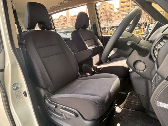 NISSAN SERENA  S-HYBRID 2017 Image 31