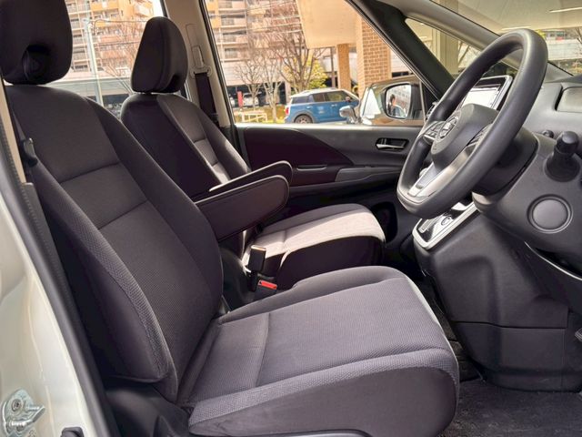 NISSAN SERENA  S-HYBRID 2017 Image 31