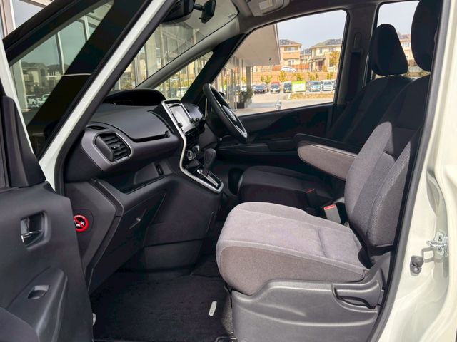 NISSAN SERENA  S-HYBRID 2017 Image 31