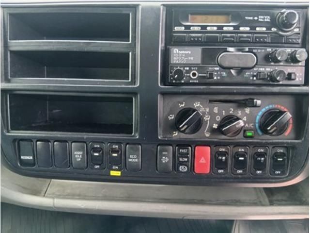 HINO DUTRO 2014 Image 31