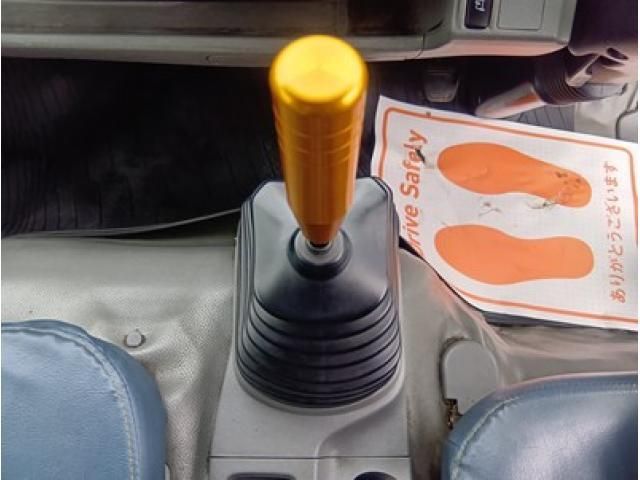 HINO DUTRO 2014 Image 31