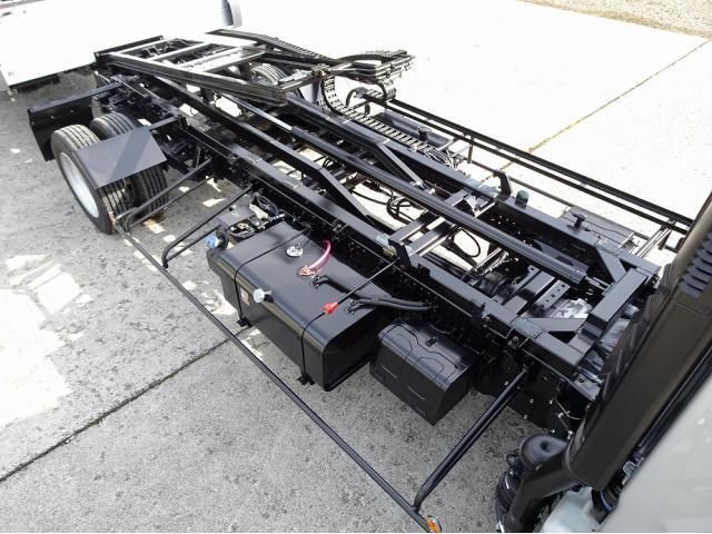 ISUZU ELF 2025 Image 31