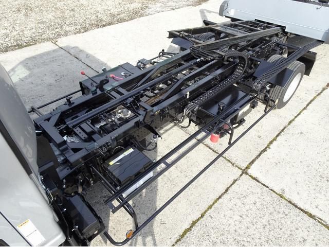 ISUZU ELF 2025 Image 31