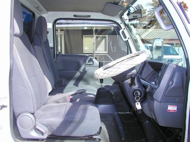 ISUZU ELF 2018 Image 31