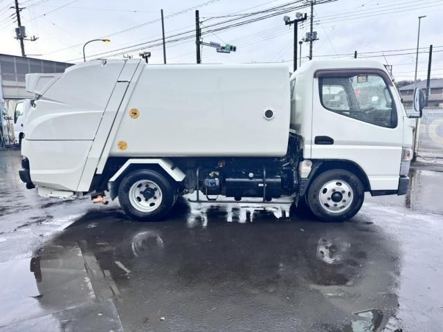 MITSUBISHI CANTER 2016 Image 31