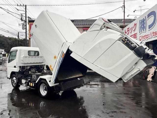 MITSUBISHI CANTER 2016 Image 31