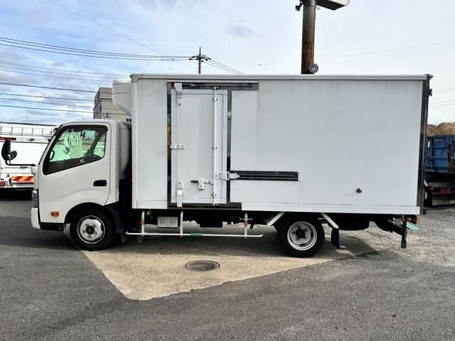 HINO DUTRO 2019 Image 31