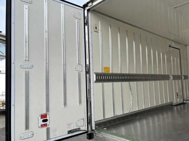 HINO DUTRO 2019 Image 31