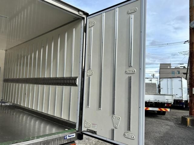 HINO DUTRO 2019 Image 31